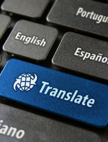keyboard with spanish to english translation button